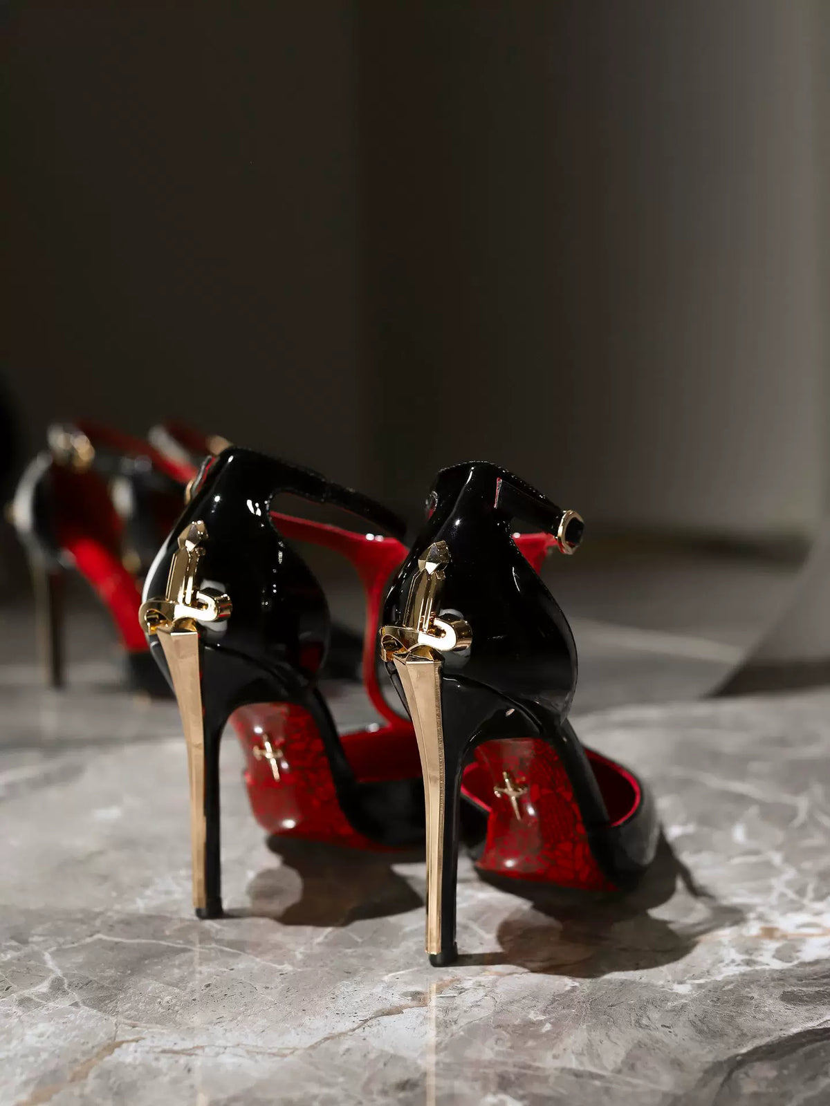 MY SWEET TEMPTATION: ELEGANT T-STRAP PULSE DAGGER SWORD HEELS